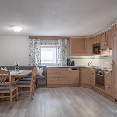 Huber Apartment *